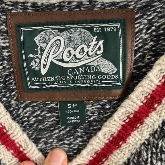 Roots Salt & Pepper Wool-Blend Cabin Sweater - Picture 4 of 8